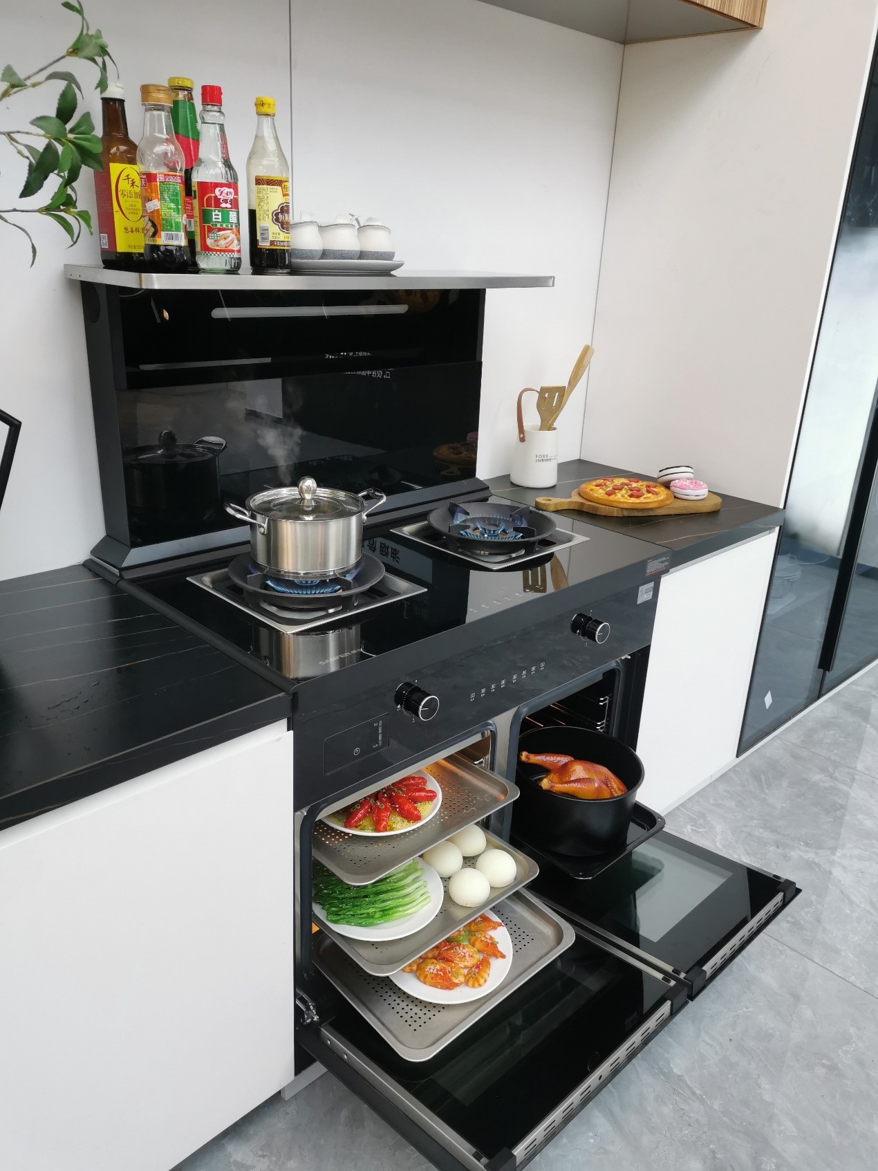 我想咨詢(xún)一下，開(kāi)放式廚房怎么挑選集成灶？