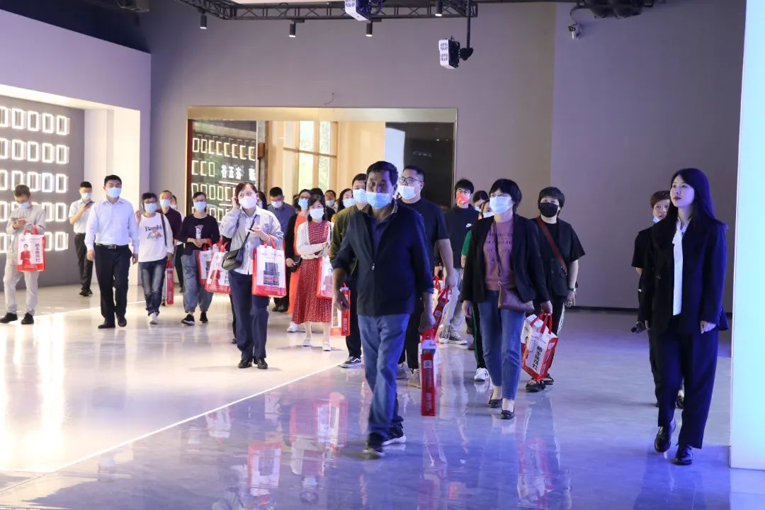 集成十大品牌帥豐電器聯(lián)合建設(shè)銀行開展建行家裝節(jié)活動