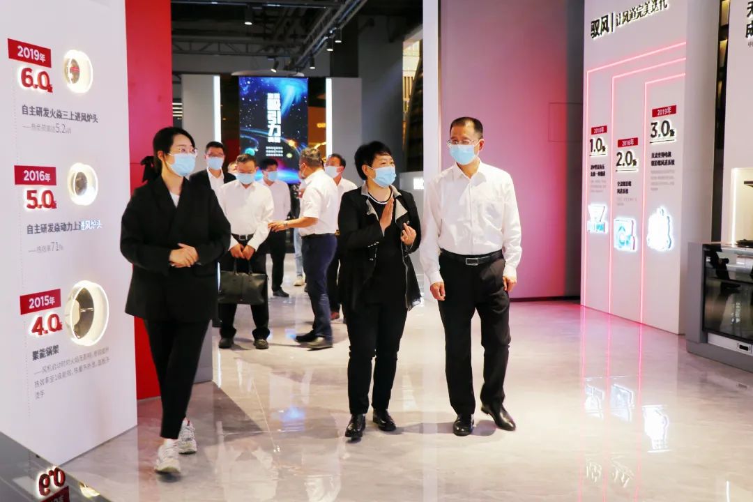 浙江高院等領(lǐng)導(dǎo)走進(jìn)帥豐集成灶，助力企業(yè)蓬勃發(fā)展