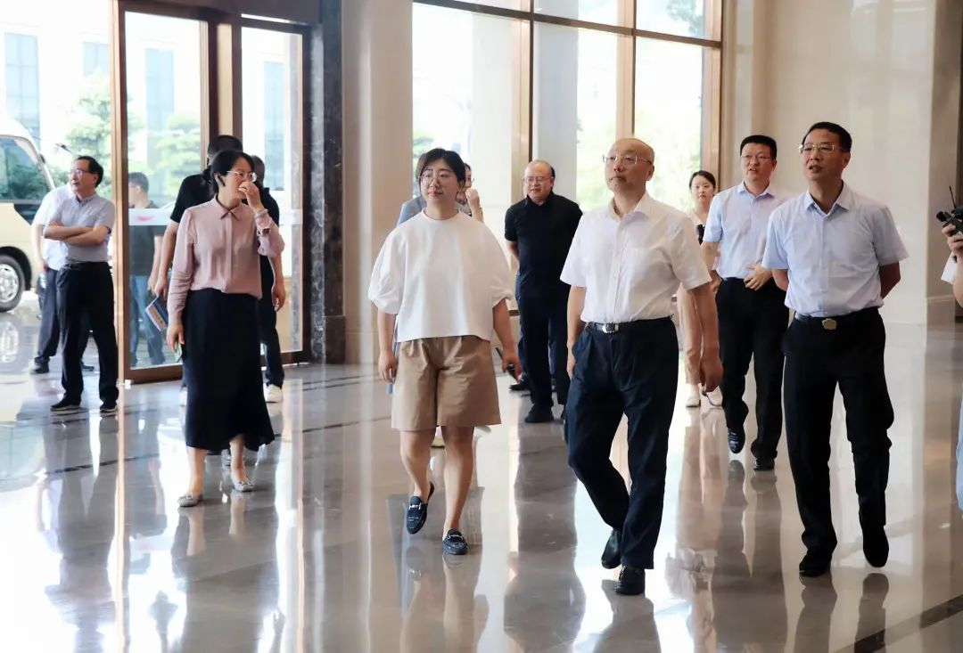 浙江省政協(xié)領導蒞臨帥豐集成灶“節(jié)能智慧工廠”參觀調(diào)研