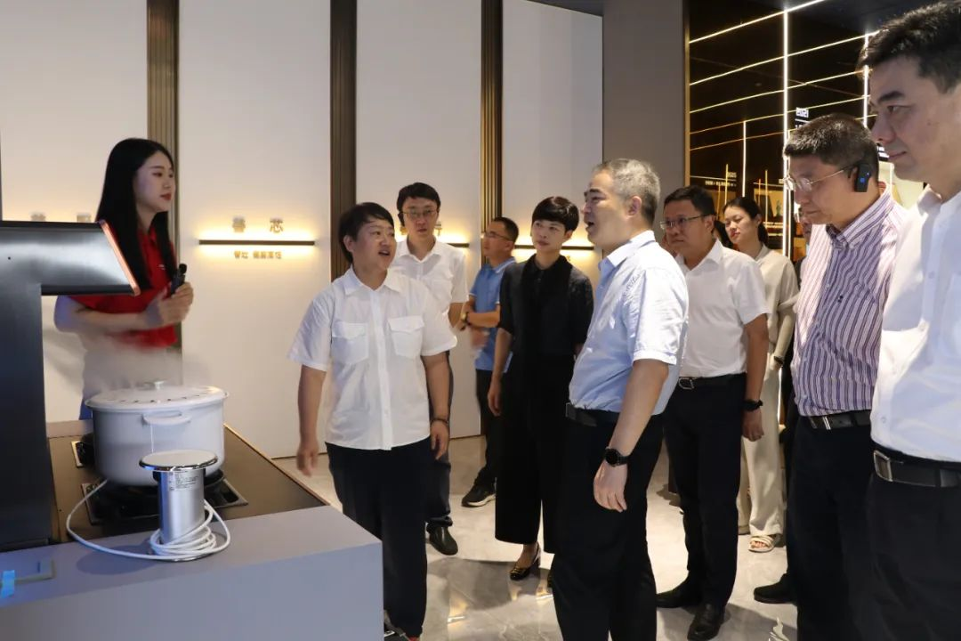 浙江省統(tǒng)計局一行蒞臨集成灶品牌帥豐電器參觀調研！
