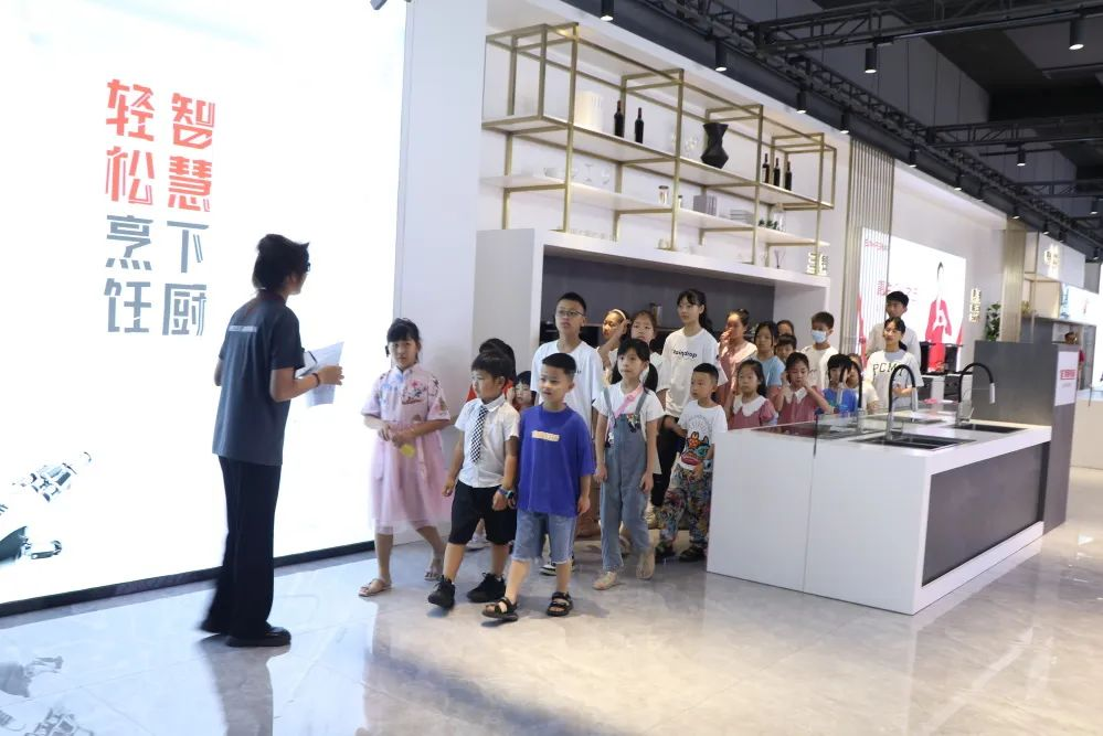 帥豐集成灶組織小美食家DIY趣游記活動，在勞動中尋找快樂