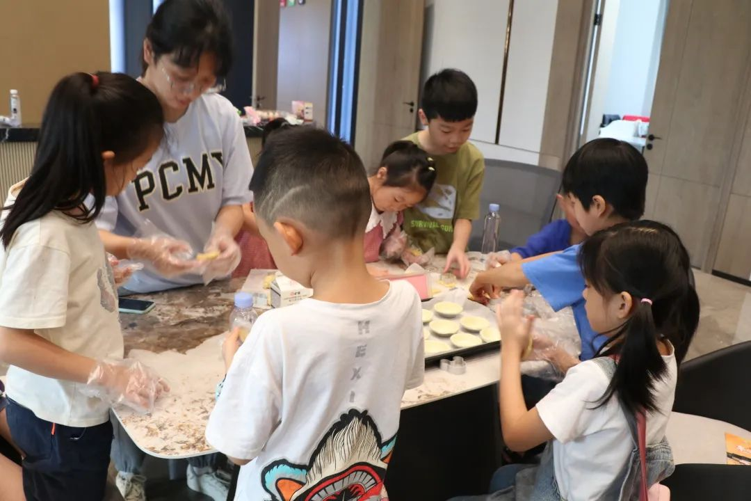 帥豐集成灶組織小美食家DIY趣游記活動，在勞動中尋找快樂