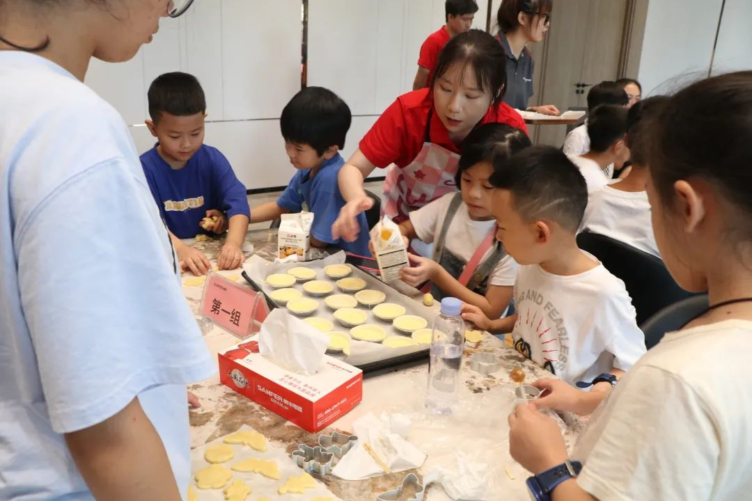 帥豐集成灶組織小美食家DIY趣游記活動，在勞動中尋找快樂