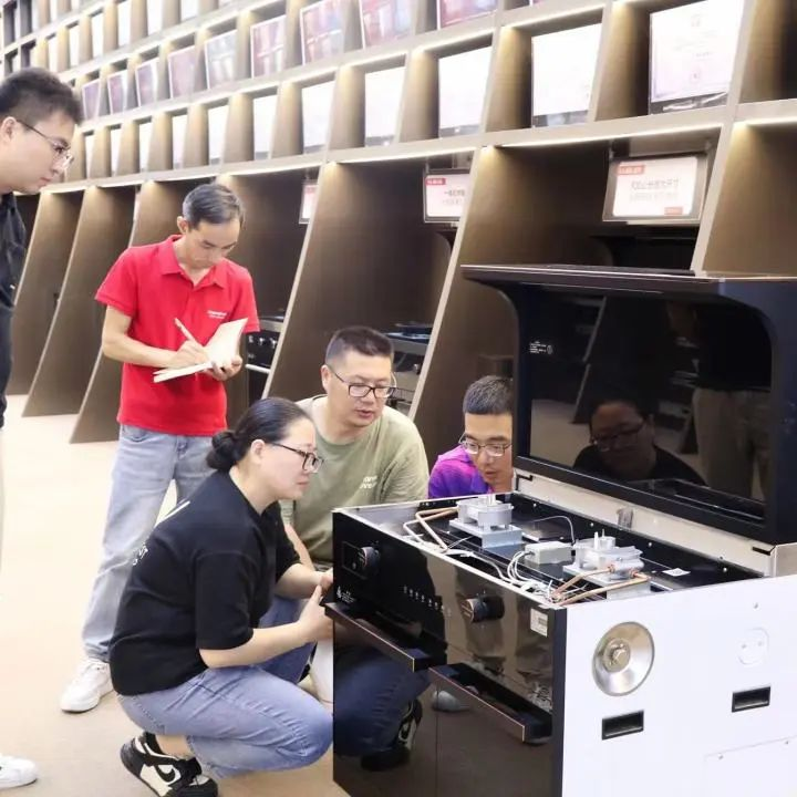 浙江省燃?xì)饩邊f(xié)會(huì)秘書(shū)長(zhǎng)一行到訪集成灶品牌帥豐電器參觀調(diào)研