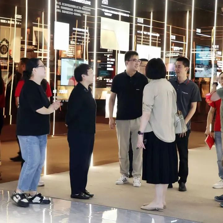 浙江省燃?xì)饩邊f(xié)會(huì)秘書(shū)長(zhǎng)一行到訪集成灶品牌帥豐電器參觀調(diào)研