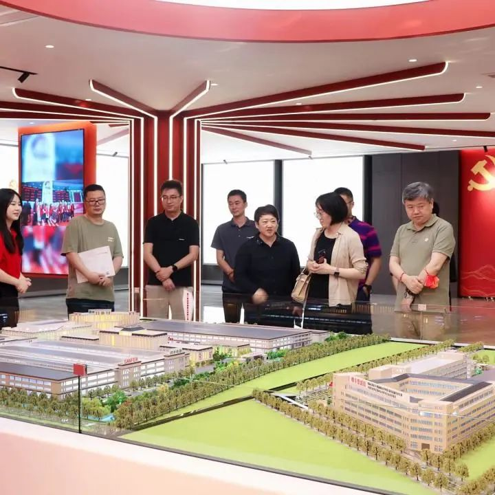 浙江省燃?xì)饩邊f(xié)會(huì)秘書(shū)長(zhǎng)一行到訪集成灶品牌帥豐電器參觀調(diào)研