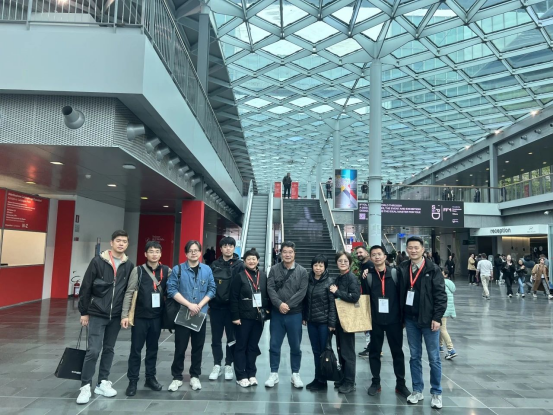 董事長(zhǎng)商若云帶隊(duì)探知米蘭家具展，洞察國(guó)際家居設(shè)計(jì)新趨勢(shì)