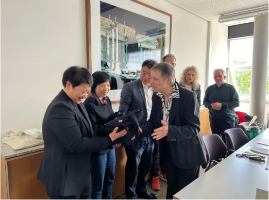 打造國際校企合作新優(yōu)勢，理念共創(chuàng)，技術(shù)互融