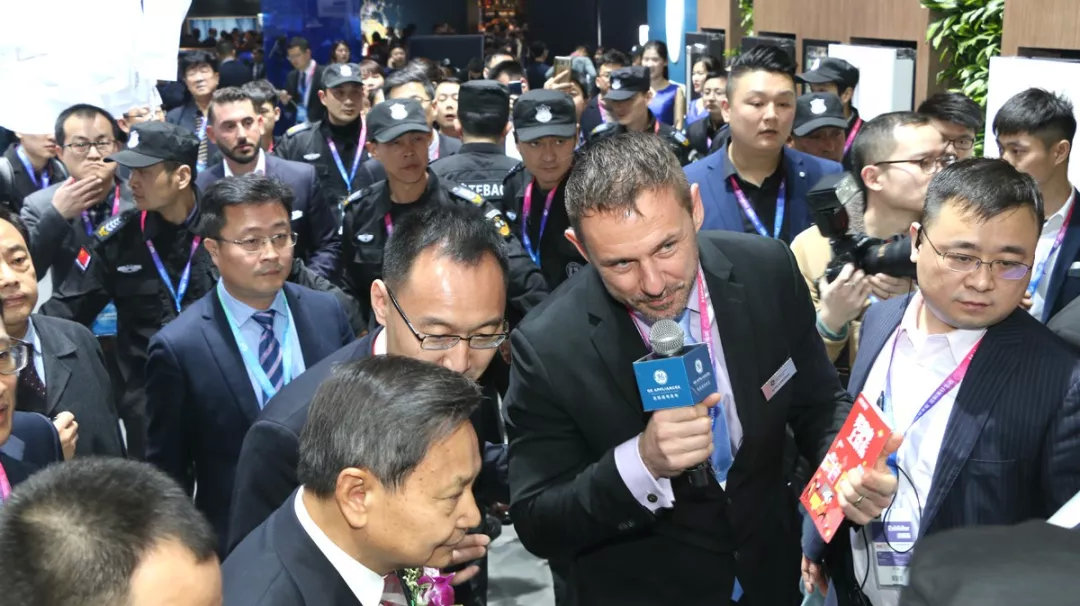 厲害了！AWE現(xiàn)場帥豐接受央視采訪，展望行業(yè)智能化飛躍！