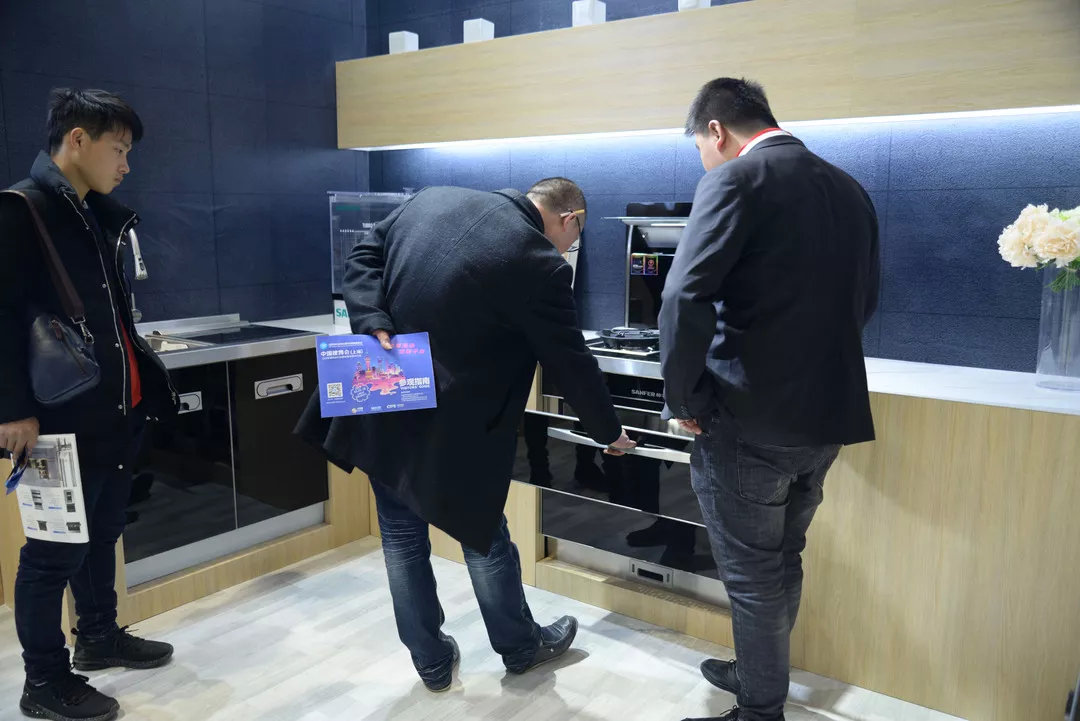 2019中國(guó)建博會(huì)開(kāi)展日，帥豐帶你領(lǐng)略建裝潮流風(fēng)尚！