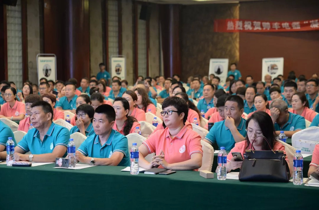 帥豐經(jīng)銷商年中會議圓滿落幕，下半年繼續(xù)沖沖沖！