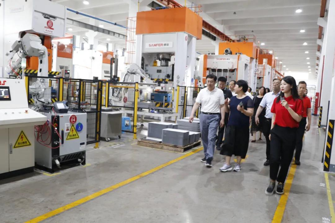 領(lǐng)勢(shì)而上，實(shí)力榮耀|“中國(guó)廚具之都”評(píng)審組專家走進(jìn)帥豐，考察指導(dǎo)相關(guān)工作