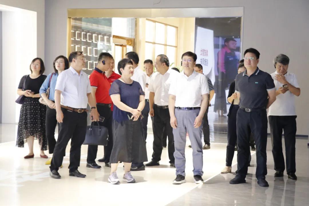 領(lǐng)勢(shì)而上，實(shí)力榮耀|“中國(guó)廚具之都”評(píng)審組專家走進(jìn)帥豐，考察指導(dǎo)相關(guān)工作