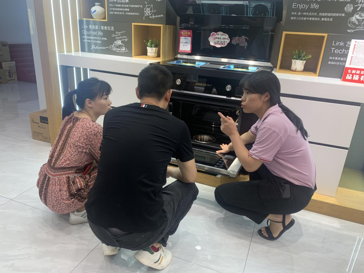 帥豐集成灶全國標(biāo)桿門店贛州店銷售秘笈大揭秘 帥豐集成灶全國標(biāo)桿門店贛州店銷售秘笈大揭秘