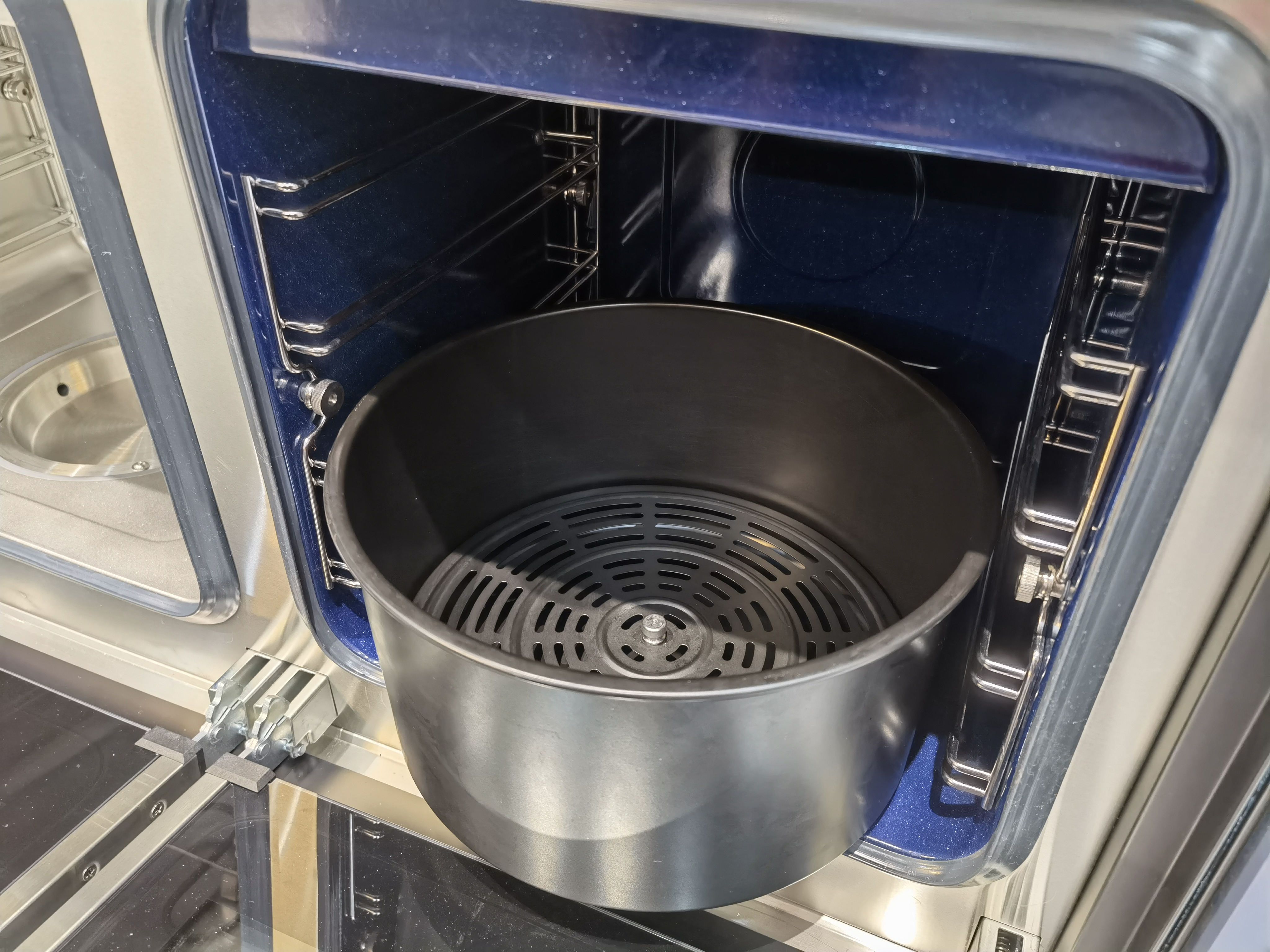 “足不出戶”的情人節(jié)大餐 ， 帥豐集成灶增添濃濃愛意